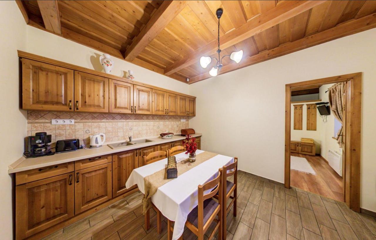 Tóth Vendégház és Apartmanház Újfehértó Exterior foto