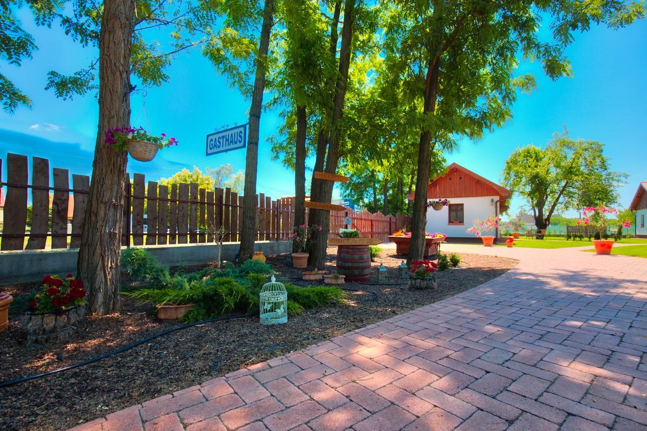 Tóth Vendégház és Apartmanház Újfehértó Exterior foto
